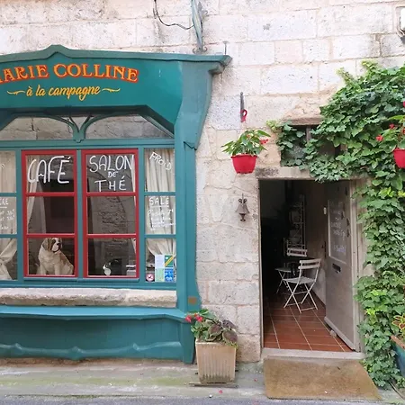 Marie Colline A La Campagne סן-אנטונין